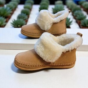 Minnetonka Women's 40582 US 6 - EU 37 Leather upper Faux fur lining